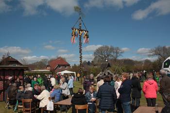 Foto ueber-das-jahr/maibaum-13