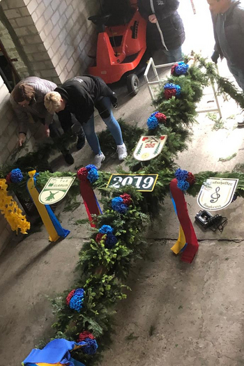 Foto ueber-das-jahr/maibaum-fertig