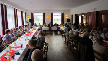 Foto ueber-das-jahr/versammlung